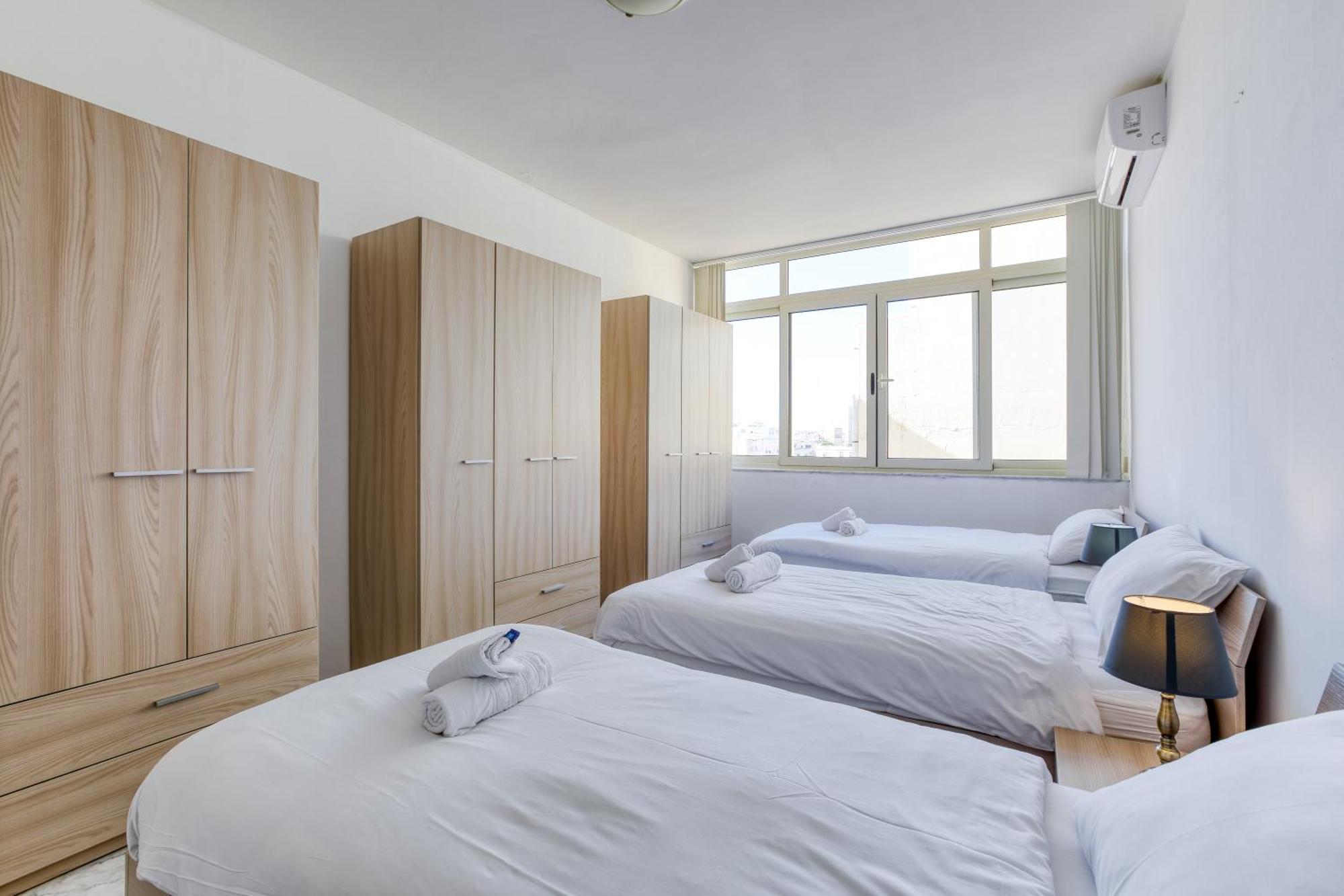 Seafront Sliema Apartment With Balcony & Sea Views By Jl Kültér fotó
